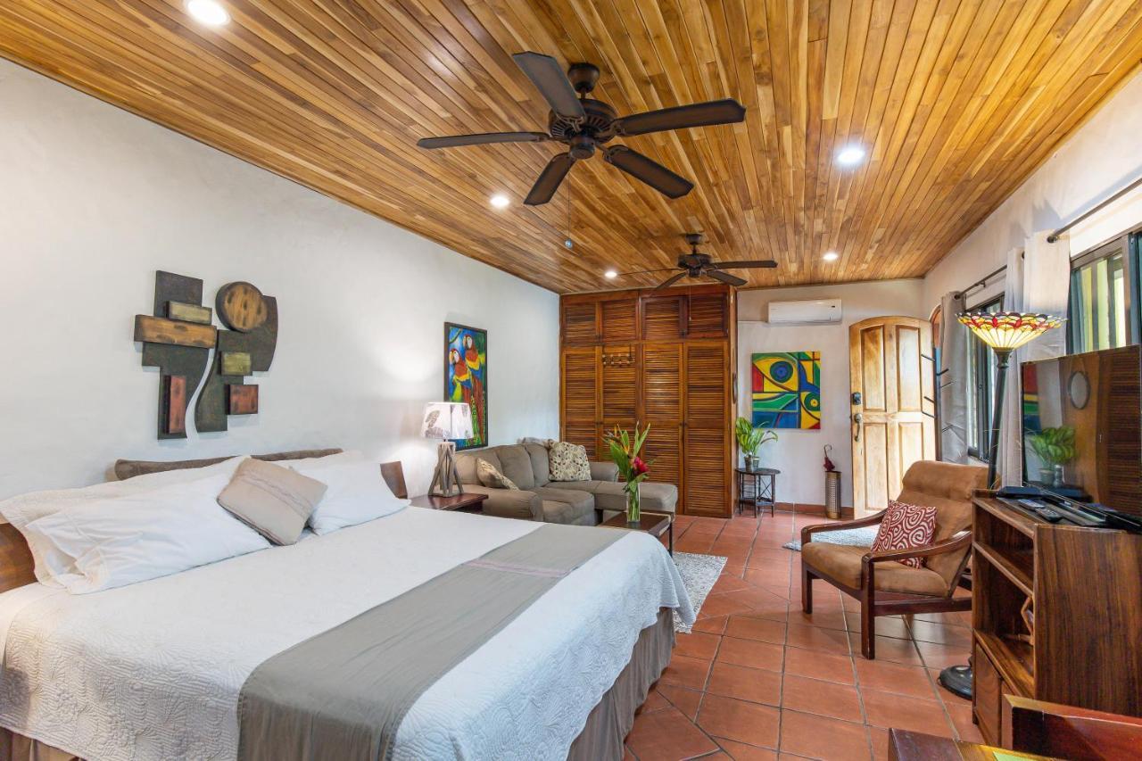 Jungle Creek Aparthotel Manuel Antonio Exterior photo