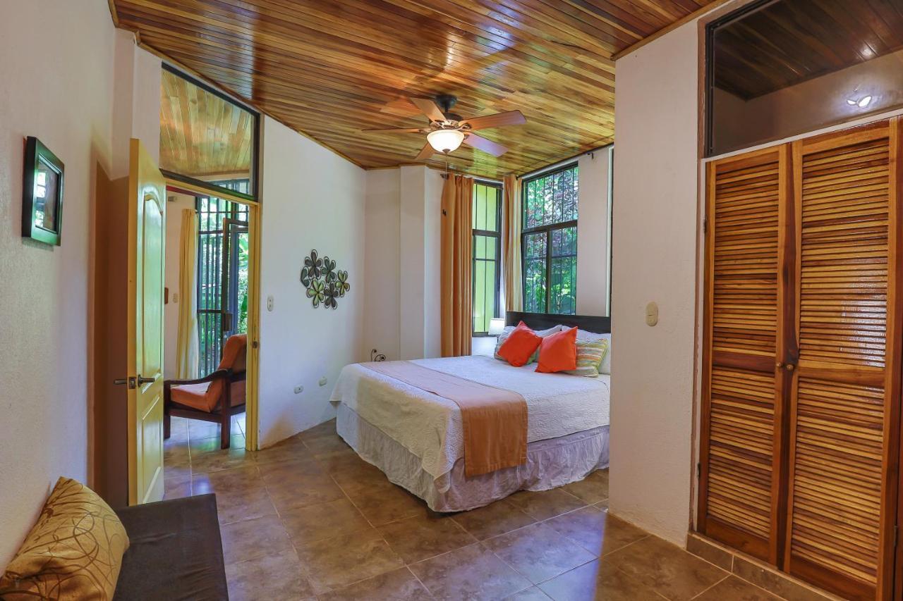 Jungle Creek Aparthotel Manuel Antonio Exterior photo