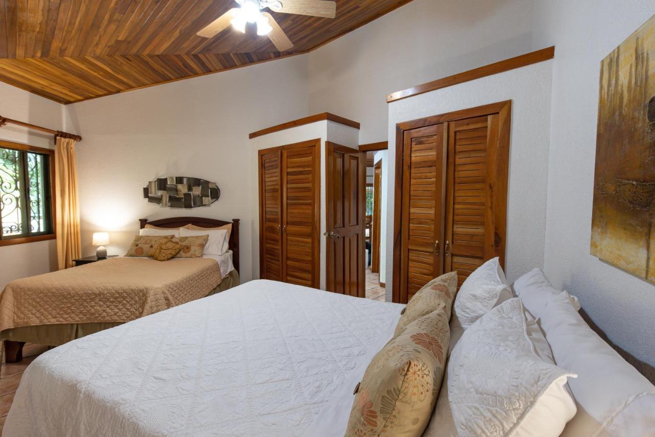 Jungle Creek Aparthotel Manuel Antonio Exterior photo