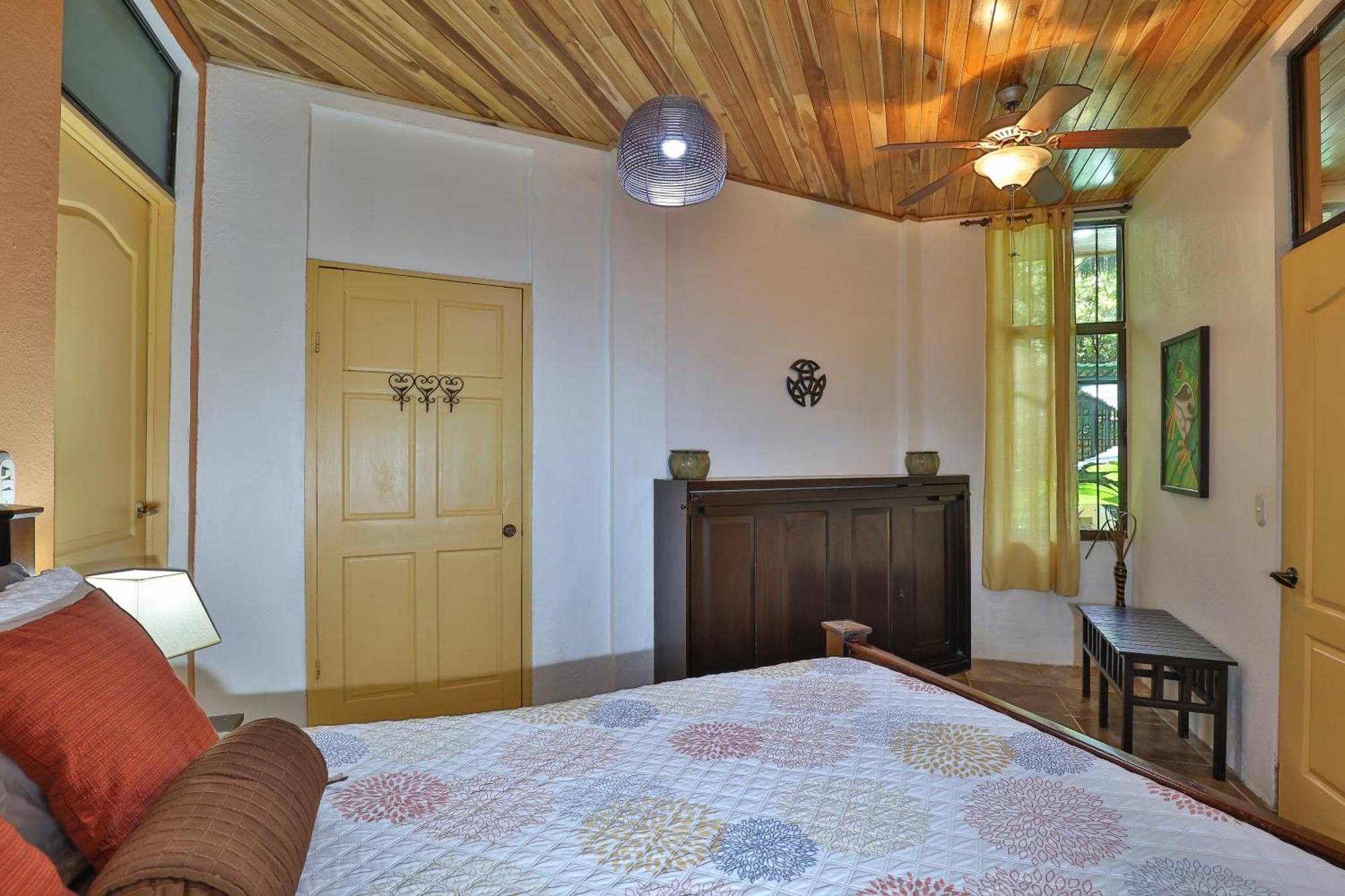 Jungle Creek Aparthotel Manuel Antonio Room photo