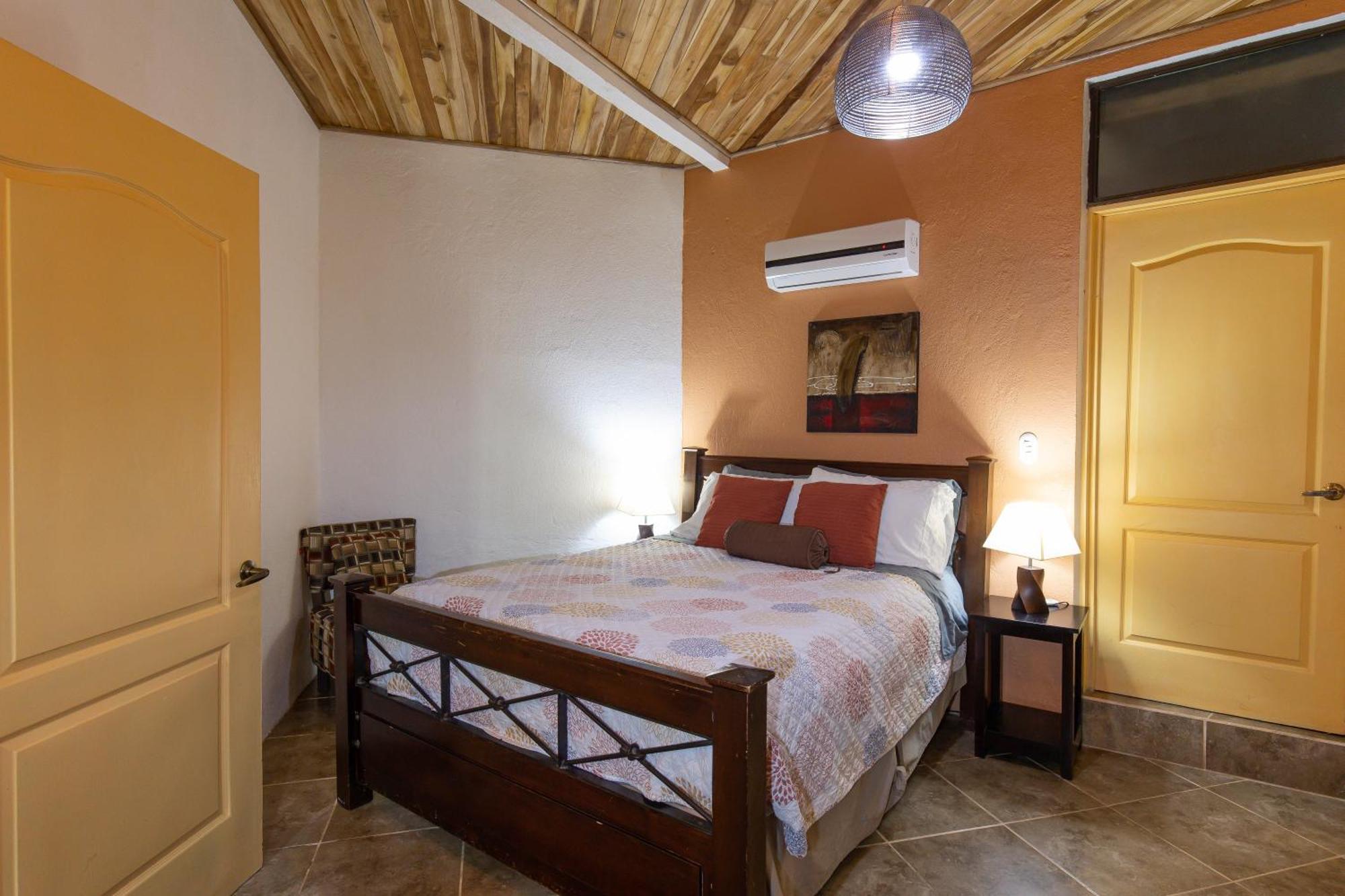 Jungle Creek Aparthotel Manuel Antonio Room photo