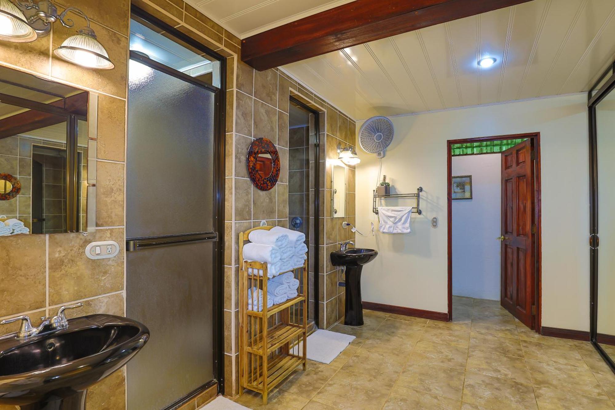 Jungle Creek Aparthotel Manuel Antonio Room photo